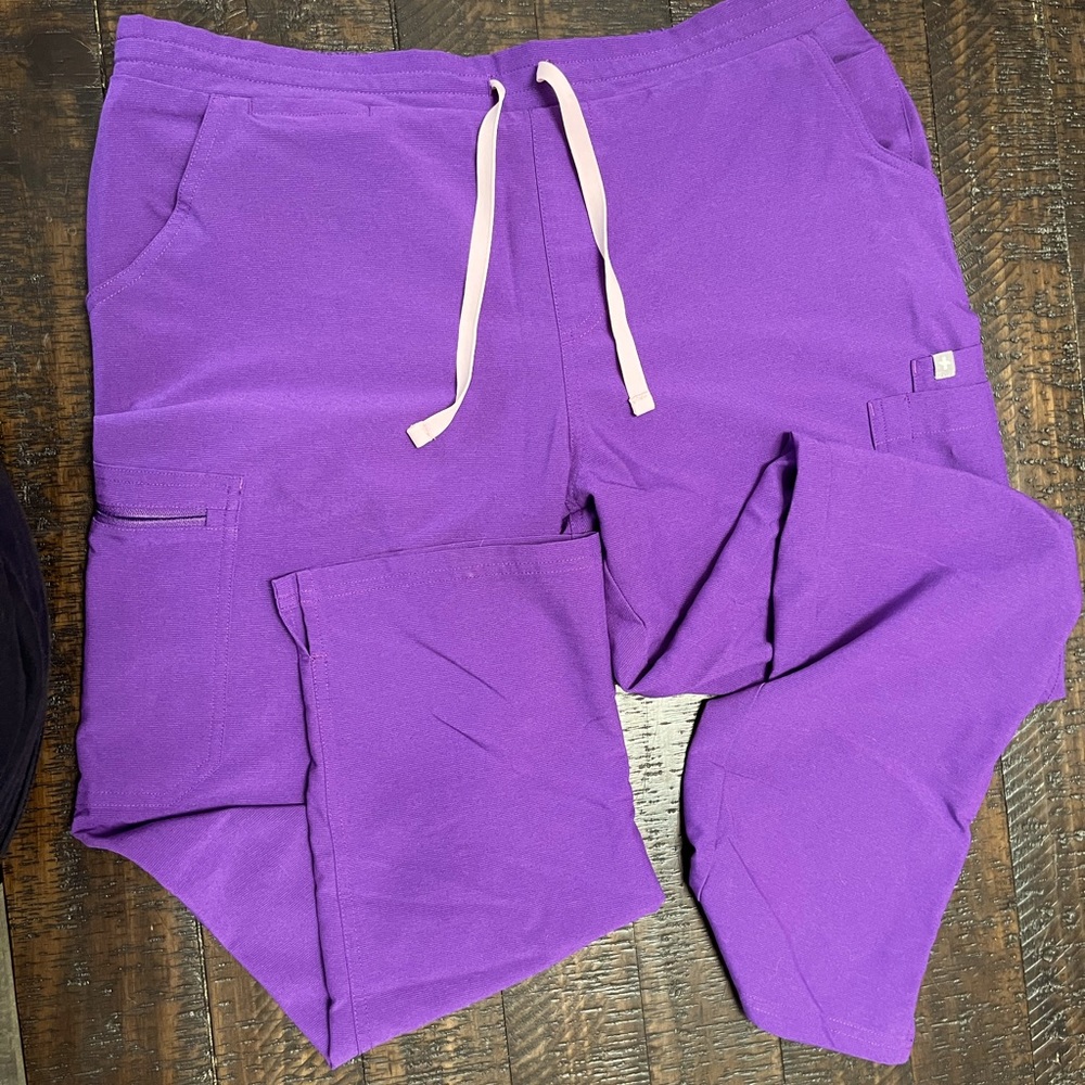 Figs scrub set